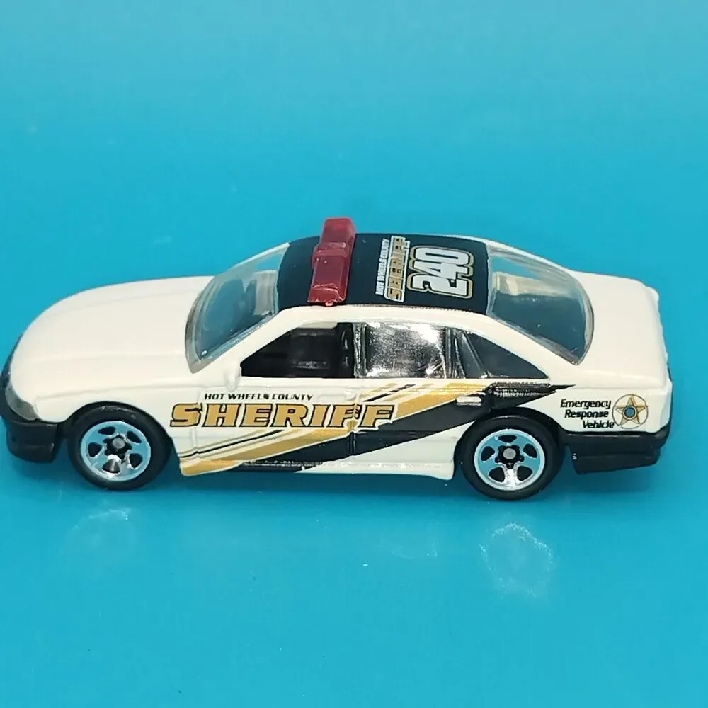 Hot Wheels Sheriff Police Car White Gold Black Street Rodder Diecast Toy Vehicle